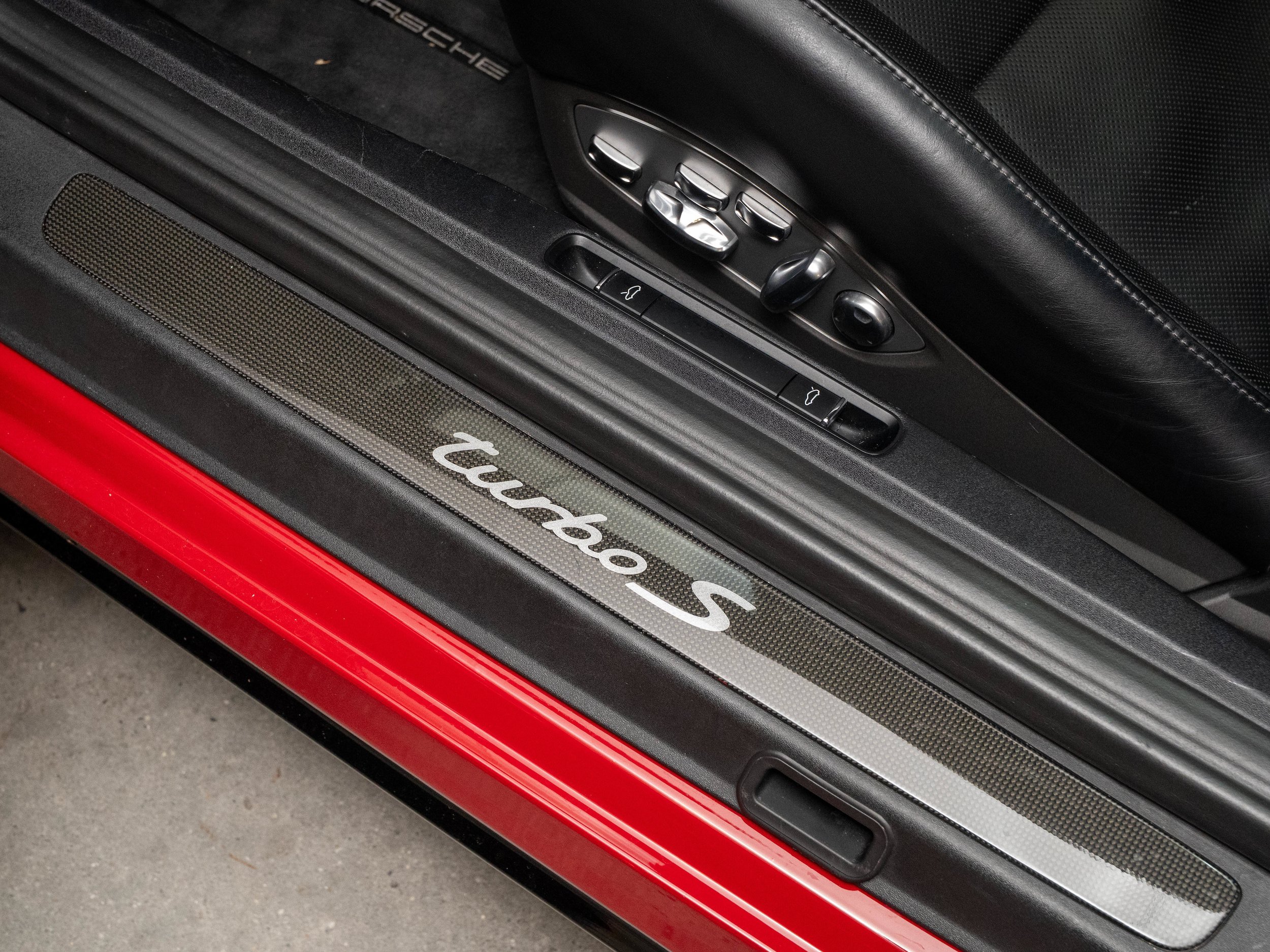 Certified 2019 Porsche 911 Turbo S AWD/4WD image 27