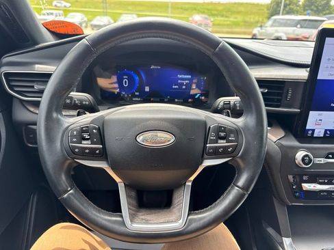Certified 2020 Ford Explorer Platinum w/ Premium Technology Package AWD/4WD image 14