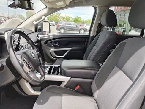 Used 2021 Nissan Titan SV w/ SV Convenience Package AWD/4WD image 12