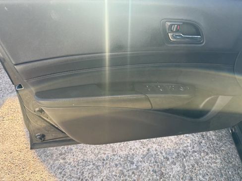 Used 2015 Acura ILX FWD image 11