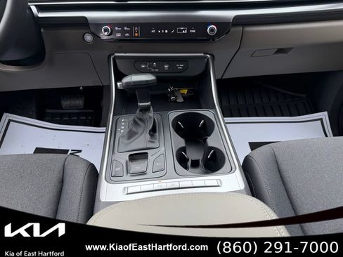 New 2026 Kia Carnival LX FWD image 25