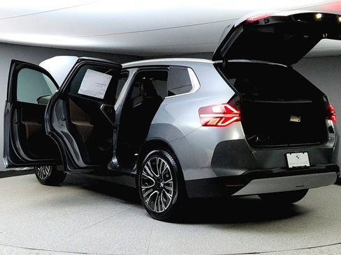 Used 2025 BMW X3 xDrive30i w/ Premium Package image 11