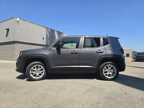 Used 2023 Jeep Renegade Latitude AWD/4WD image 12