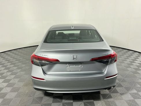 Used 2023 Honda Civic Sport image 4