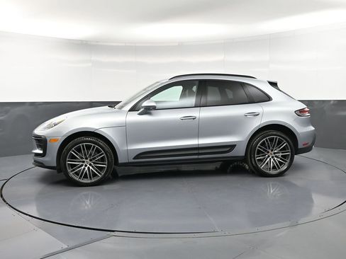 Certified 2026 Porsche Macan AWD/4WD image 2