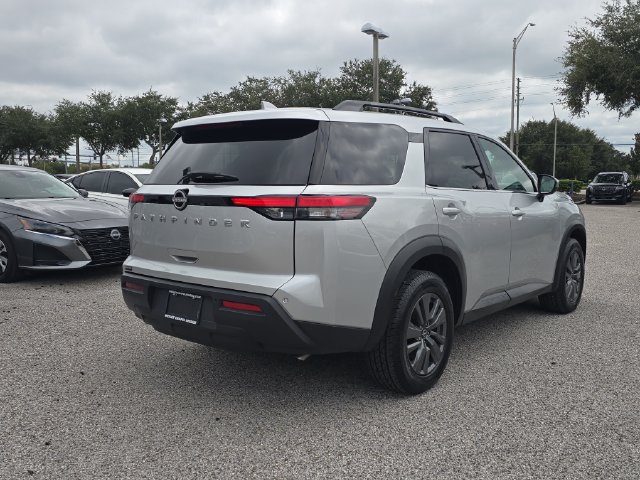Certified 2025 Nissan Pathfinder SV FWD image 8
