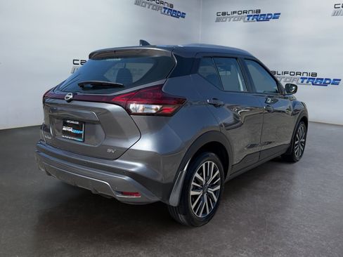 Used 2024 Nissan Kicks SV image 5