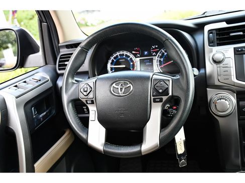 Used 2015 Toyota 4Runner SR5 Premium AWD/4WD image 17