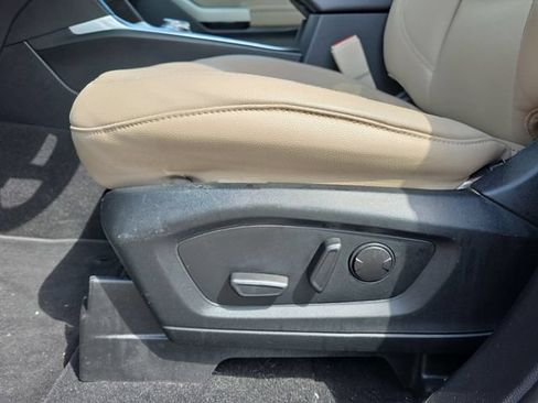 Used 2020 Ford Explorer XLT w/ Equipment Group 202A RWD image 31