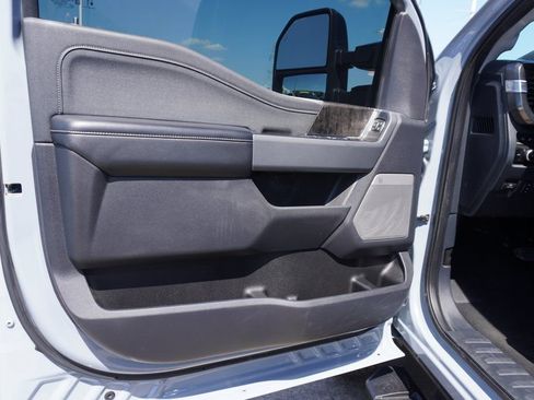 Certified 2024 Ford F250 Lariat w/ Sport Appearance Package image 8