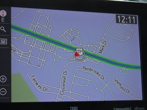 Used 2022 Toyota Camry XLE w/ Navigation Upgrade Package image 32