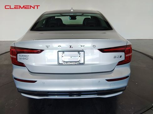 Used 2025 Volvo S60 B5 Core image 6