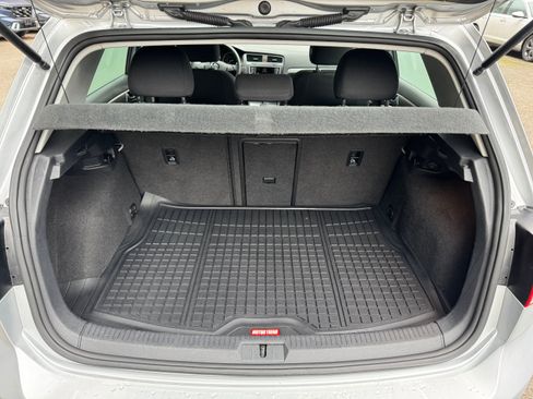 Used 2016 Volkswagen e-Golf SE w/ DC Fast Charging Package image 15