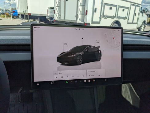 Used 2025 Tesla Model 3 Long Range image 24