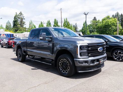 Used 2026 Ford F350 Platinum w/ FX4 Off-Road Package AWD/4WD image 26
