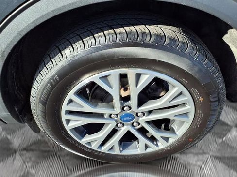 Used 2022 Ford Escape SEL w/ Technology Package image 19