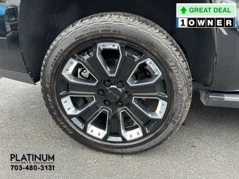 Used 2019 GMC Yukon Denali w/ Denali Ultimate Package AWD/4WD image 25