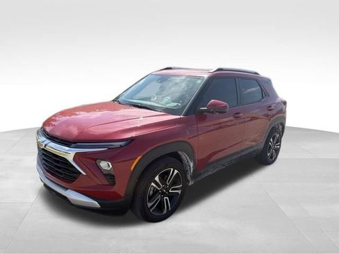 Used 2026 Chevrolet TrailBlazer LT w/ LT Cold Weather Package FWD image 8