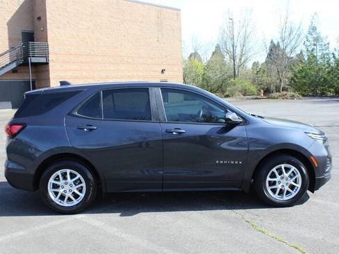 Used 2022 Chevrolet Equinox LS image 5