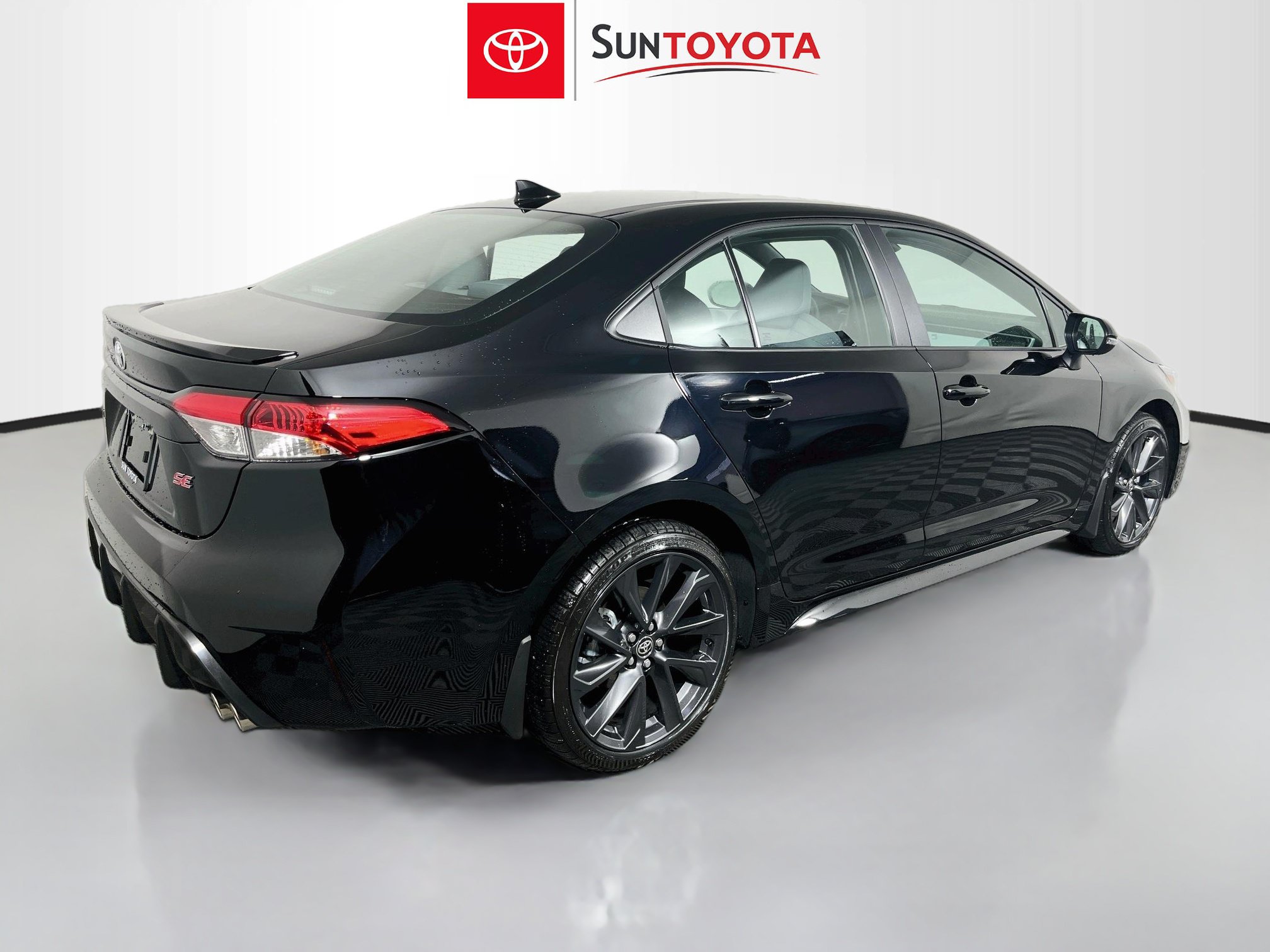 Used 2026 Toyota Corolla SE FWD image 4
