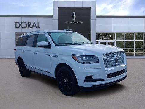 Used 2023 Lincoln Navigator Reserve w/ Monochromatic Package AWD/4WD image 1