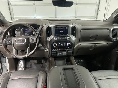 Used 2022 GMC Sierra 3500 Denali w/ Denali Ultimate Package AWD/4WD image 18