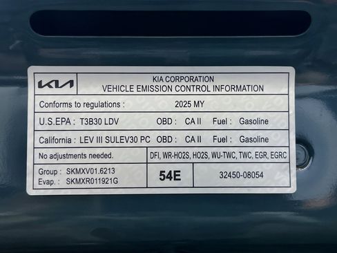 Used 2025 Kia Niro EX FWD image 22