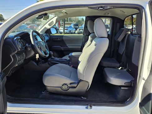 Used 2023 Toyota Tacoma SR image 4