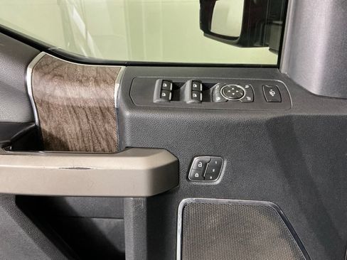 Used 2019 Ford F250 Lariat w/ Lariat Value Package AWD/4WD image 17