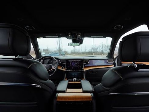 Used 2024 Jeep Grand Wagoneer L Series III image 25