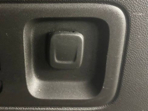 Used 2022 Chevrolet Traverse LT w/ Midnight/Sport Edition FWD image 39