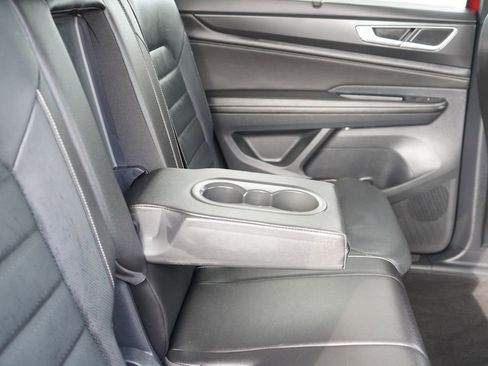 Used 2025 Volkswagen Atlas Cross Sport SEL R-Line image 25