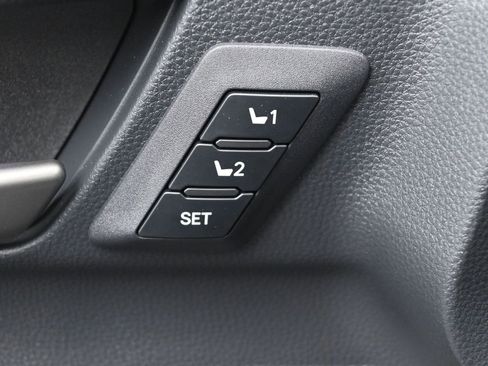 Used 2025 Toyota 4Runner Limited image 16