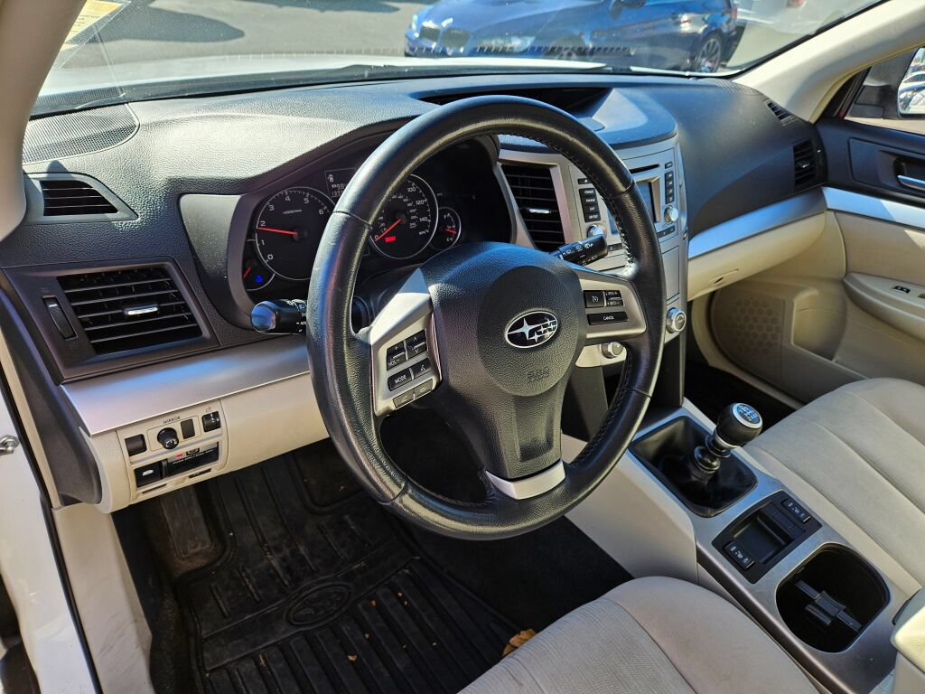 Used 2014 Subaru Outback 2.5i Premium w/ Popular Package #1A AWD/4WD image 18