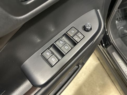 Used 2018 Toyota Highlander Limited w/ Protection Package #3 AWD/4WD image 15
