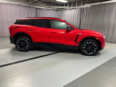 Used 2024 Chevrolet Blazer EV RS image 8