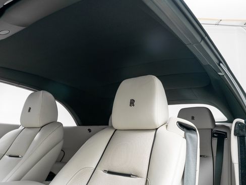 Used 2020 Rolls-Royce Dawn RWD image 39