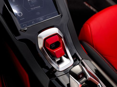 Used 2024 Lamborghini Huracan EVO image 37