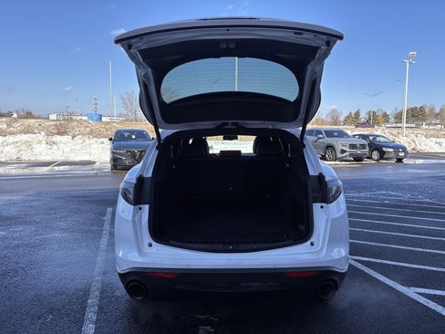 Used 2024 Alfa Romeo Stelvio Sprint image 31