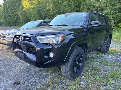 Used 2020 Toyota 4Runner SR5 AWD/4WD image 1