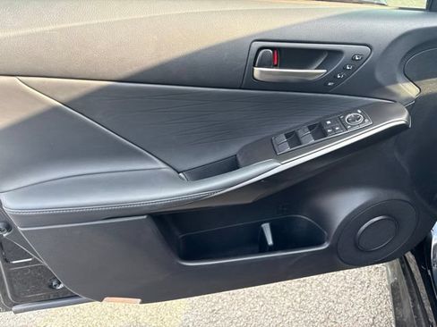 Used 2025 Lexus IS 350 F Sport RWD image 9