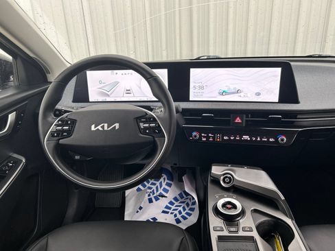 Used 2024 Kia EV6 Light RWD image 23