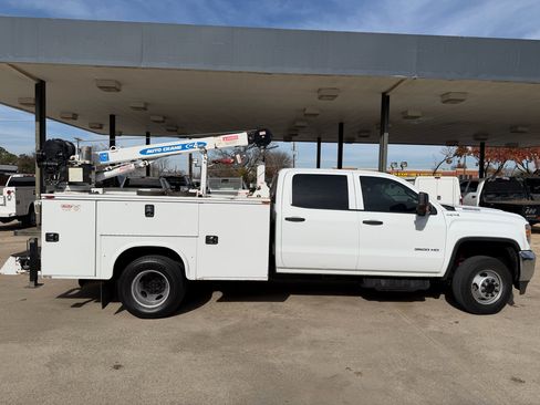 Used 2019 GMC Sierra 3500 4x4 Crew Cab w/ Sierra Convenience Package image 2