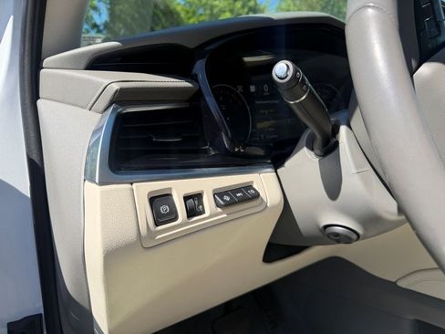 Used 2023 Cadillac XT6 Premium Luxury w/ Technology Package AWD/4WD image 13