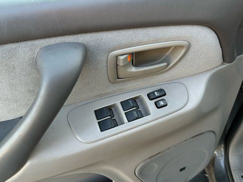 Used 2005 Toyota Sequoia SR5 image 14