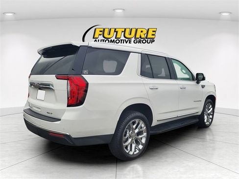 Used 2021 GMC Yukon SLT w/ SLT Premium Package image 3