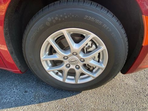 Used 2025 Chrysler Pacifica Select FWD image 9