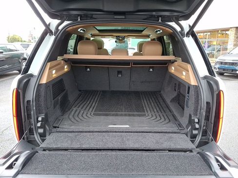 Certified 2025 Land Rover Range Rover SE AWD/4WD image 27