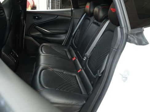 Used 2021 Aston Martin DBX AWD/4WD image 22