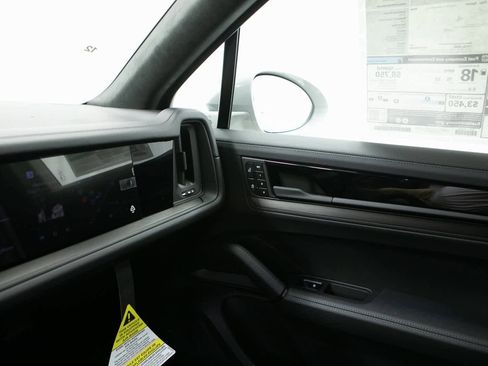 New 2026 Porsche Cayenne GTS image 25